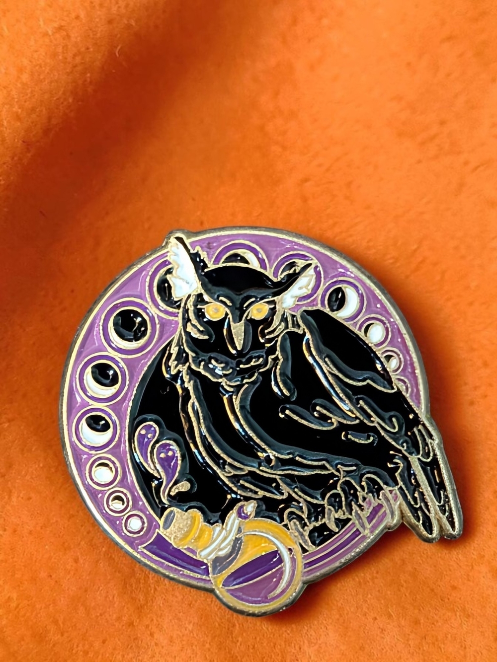 Black & Purple Owl Enamel Pin - Ghosts Halloween